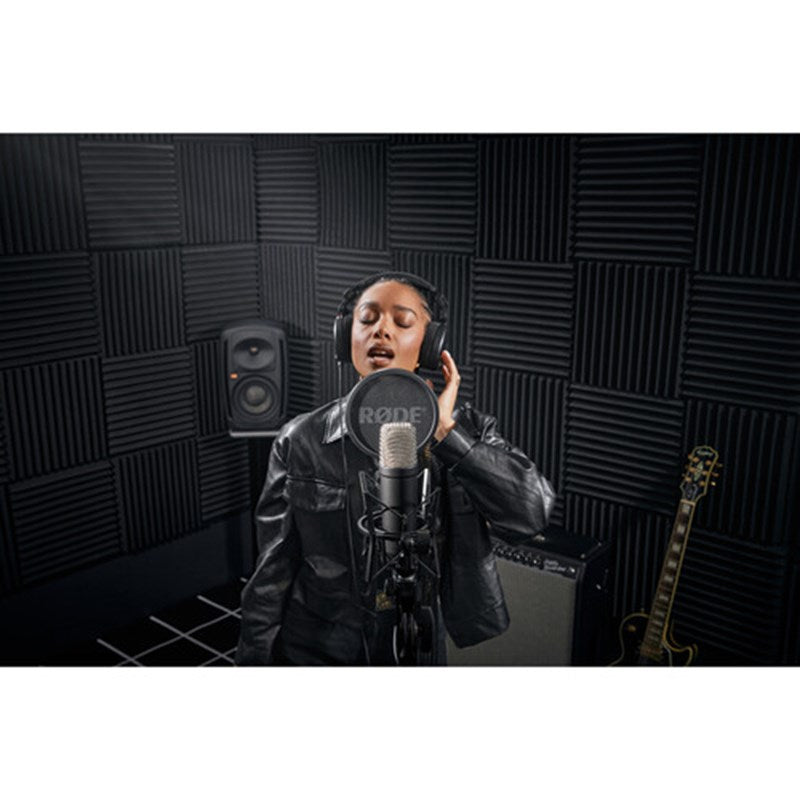 Rode NT1 Signature Series Studio Condenser Microphone - Black