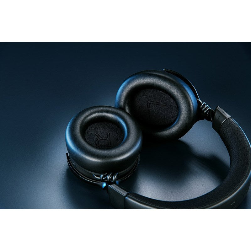 Razer Kraken V4 Pro Wireless Gaming Headset with OLED Control Hub for PC, PS5, Switch, Mobile