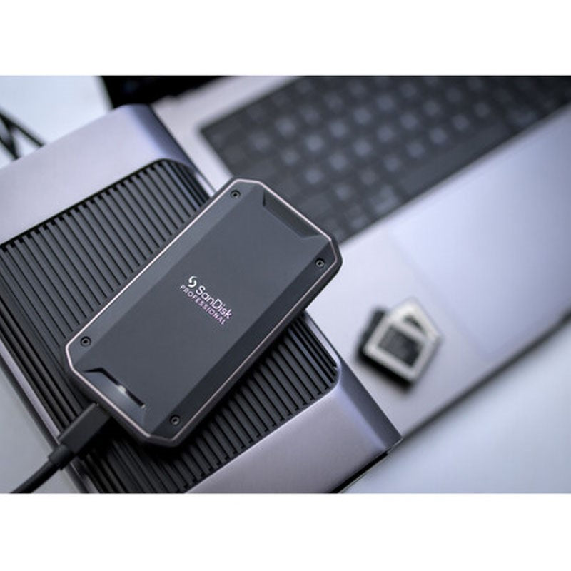 SanDisk 4 TB Professional PRO-G40 Thunderbolt 3 Portable SSD USB 3.2 Gen 2, 3000MB/s
