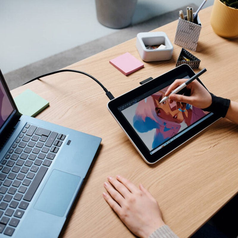 Wacom One 12 DTC121 Creative Pen Display – 11.6
