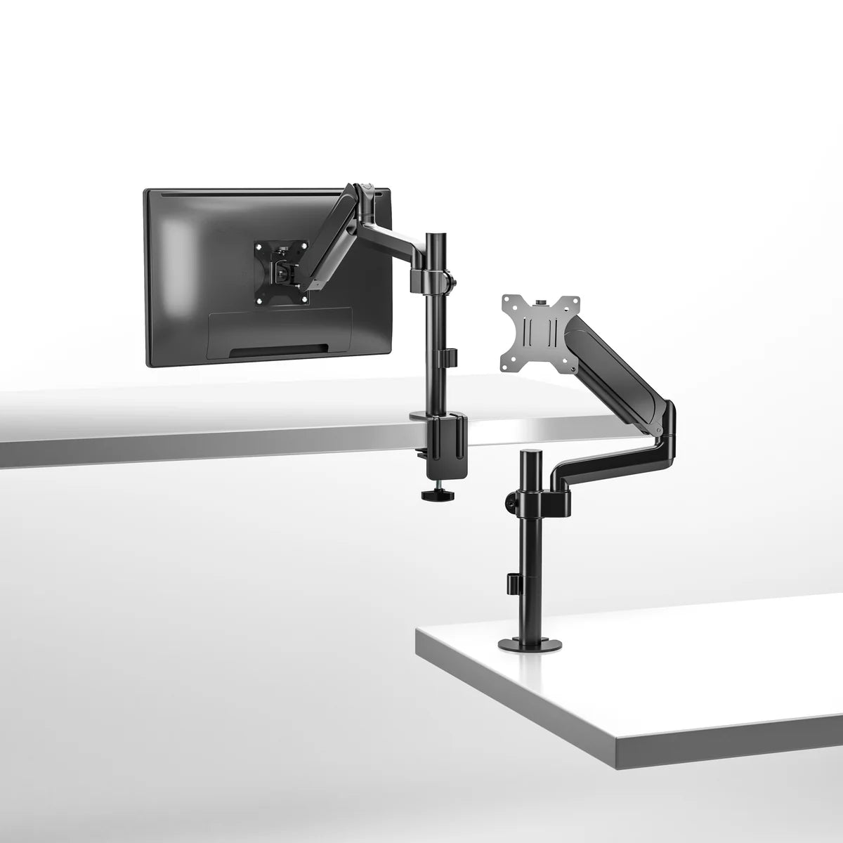 GAMEON Pole-Mounted Single Monitor Arm For Gaming And Office Use, 17